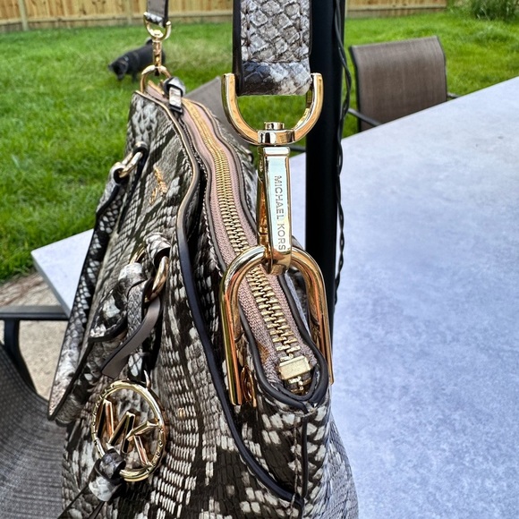 EUC Michael Kors Snakeskin Purse bundle - Picture 6 of 13